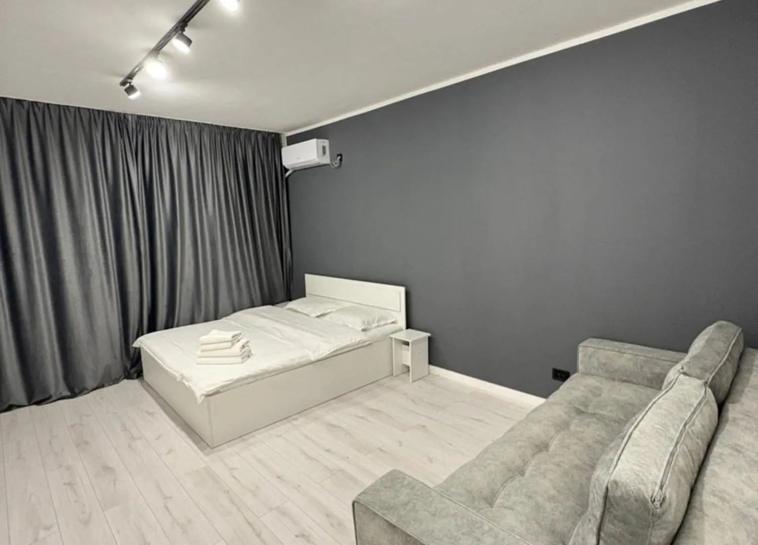 Однокомнатная Квартира В Элитном Жк Alapark Almaty 0*,